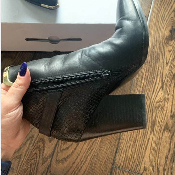 Black and Gold Aldo Booties, Yolanda-Style, Size 7.5 - Picture 8 of 13